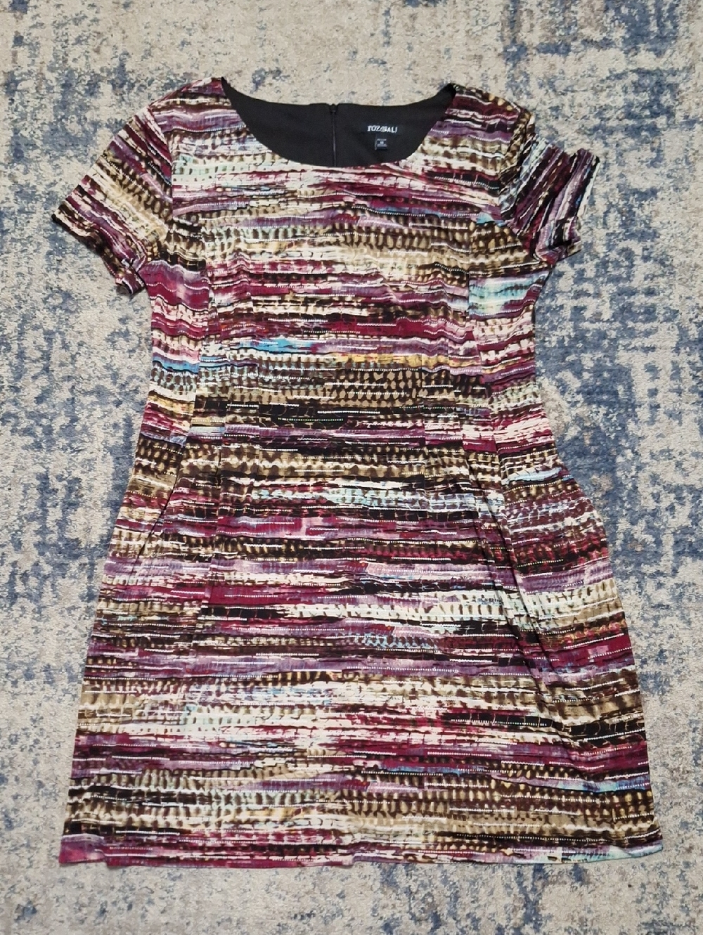 Roz & Ali Abstract Stripe Short Sleeve Dress with Pockets